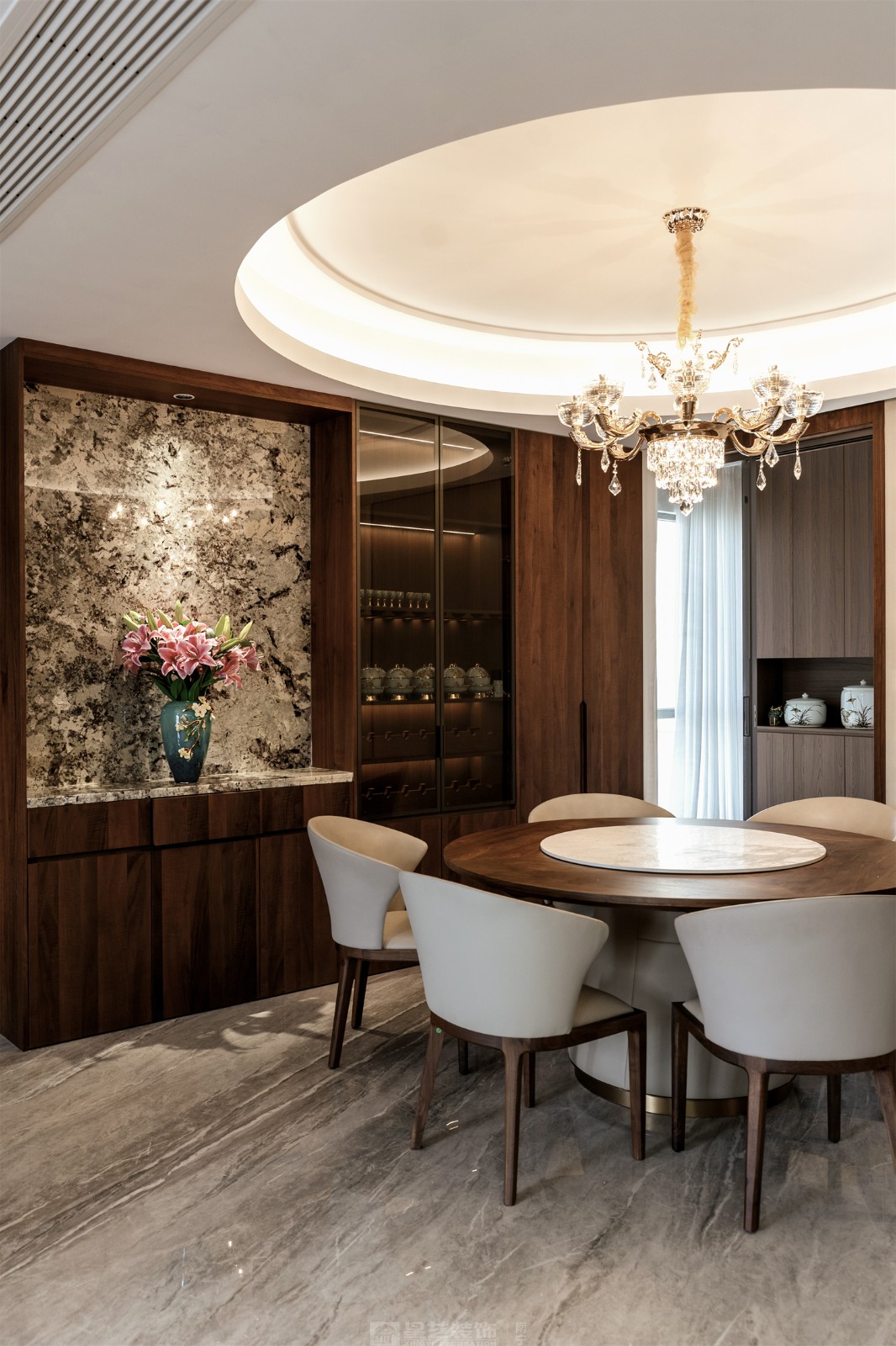 东方皇城260平简约中式餐厅完工装修实景图