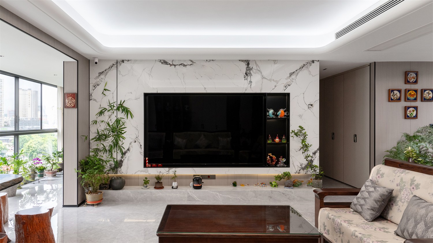 建发缦云210平新中式客厅装修完工实景图